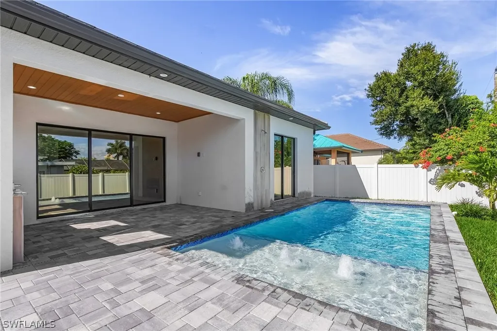 536 97th Avenue N Naples FL 34108