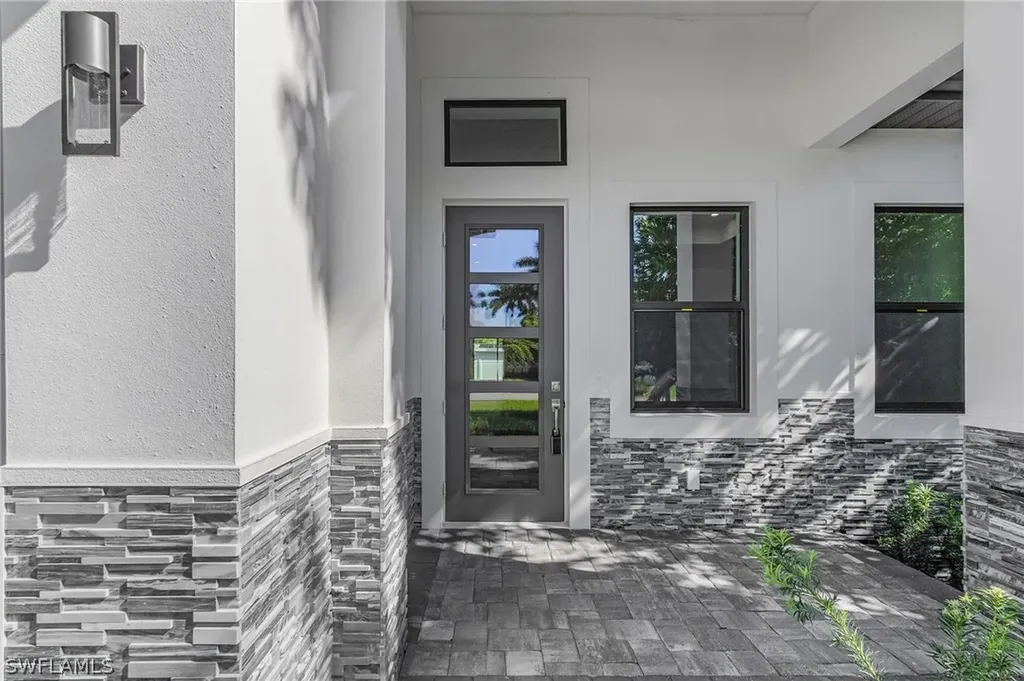 536 97th Avenue N Naples FL 34108