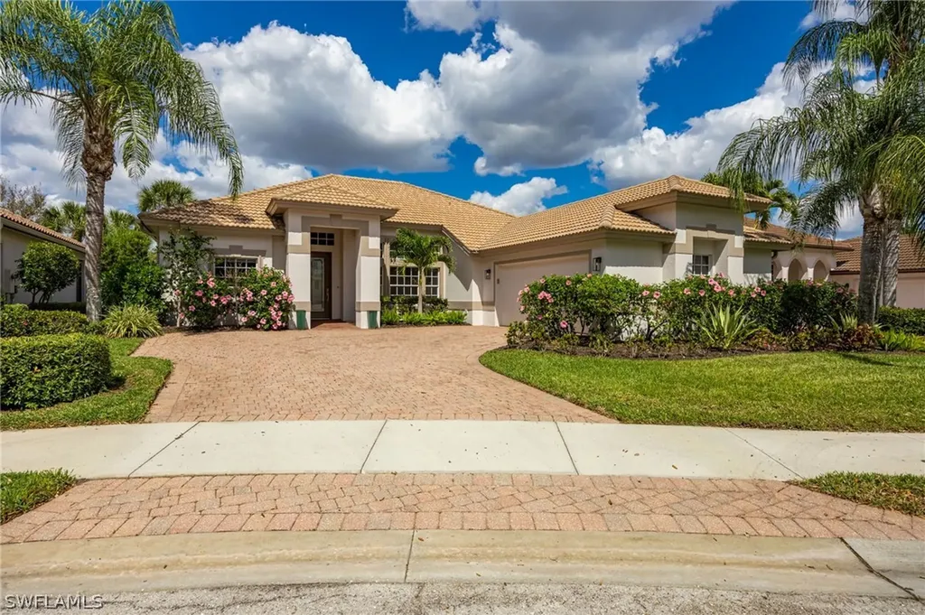 Naples FL, 9049 Bronco Court