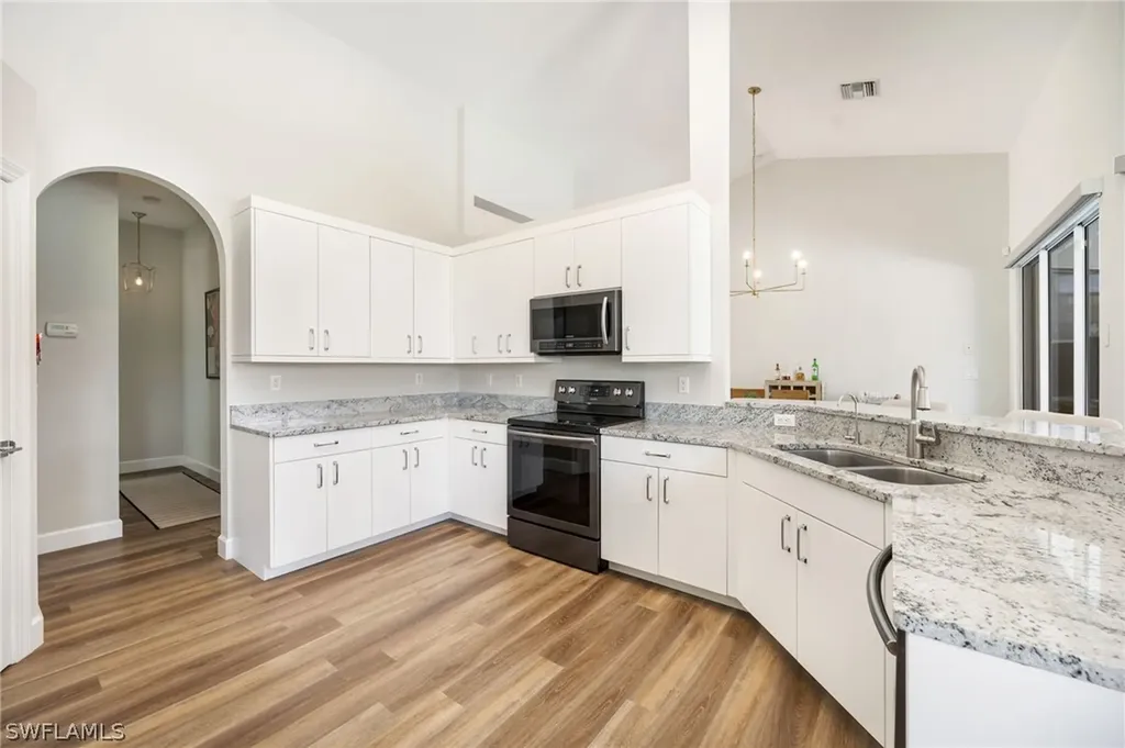 9049 Bronco Court Naples FL 34113