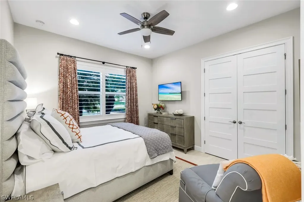 5715 Clarendon Drive Naples FL 34113