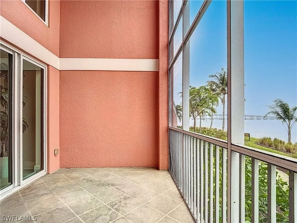 2745 1st Street Fort Myers FL 33916