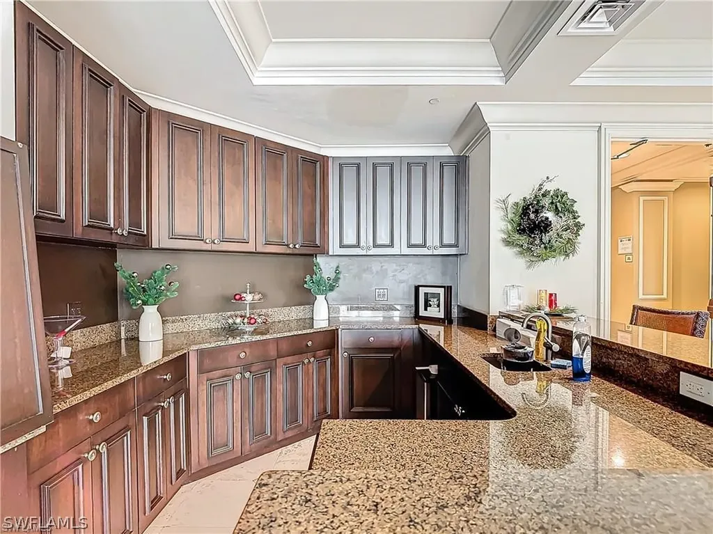 2745 1st Street Fort Myers FL 33916