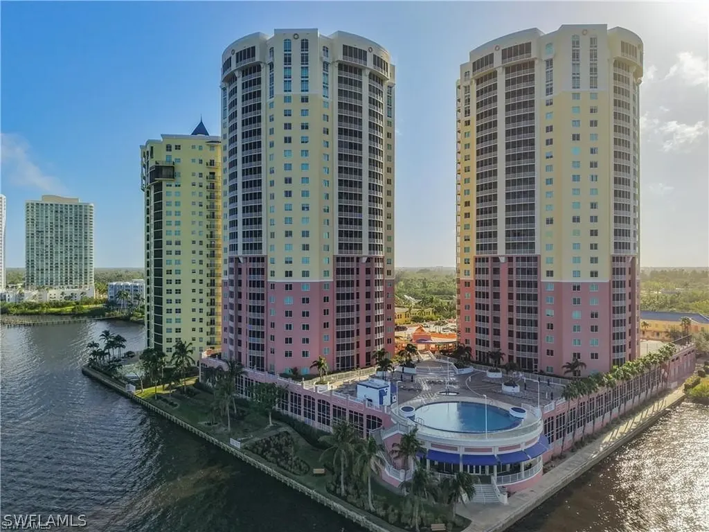2745 1st Street Fort Myers FL 33916