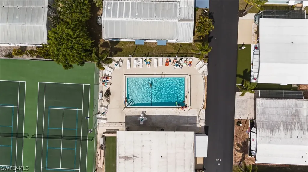 21 San Lu Rue Avenue Naples FL 34104