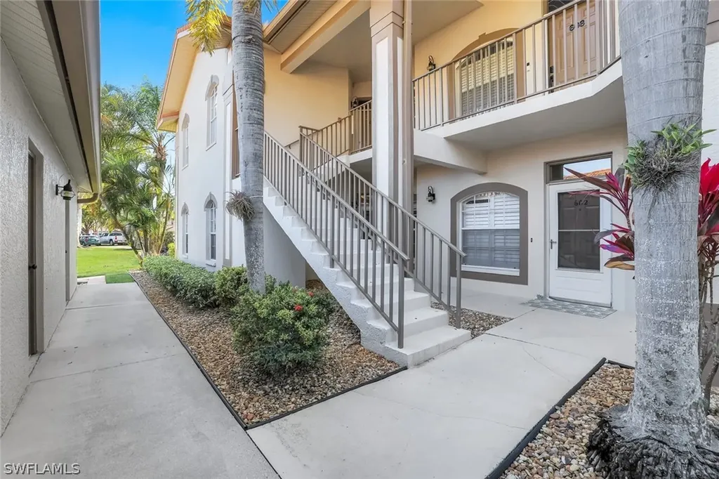 230 Newport Drive Naples FL 34114