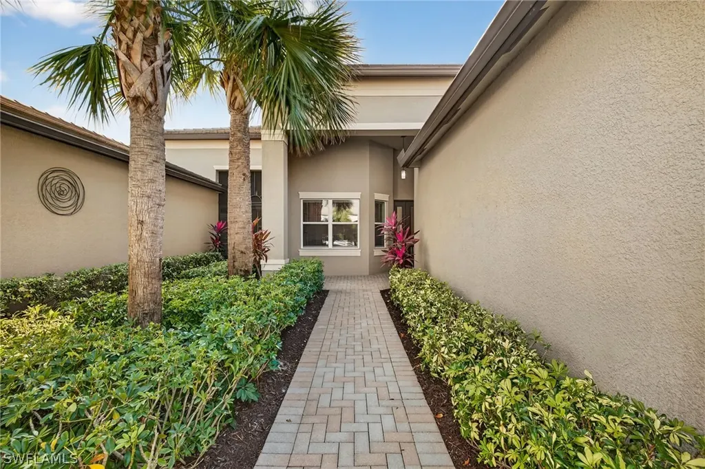 28532 Lobos Circle Bonita Springs FL 34135