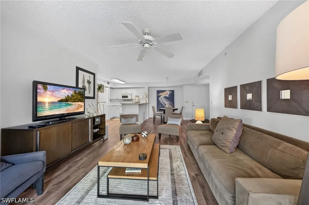 1180 Wildwood Lakes Boulevard Naples FL 34104