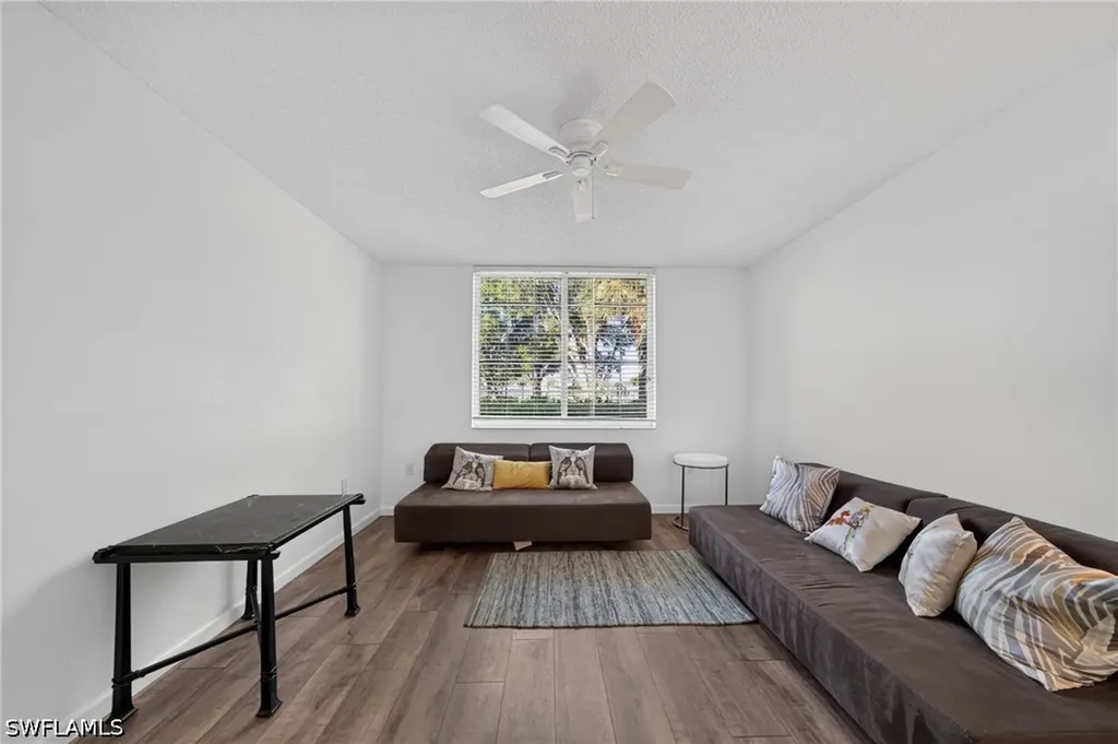 1180 Wildwood Lakes Boulevard Naples FL 34104