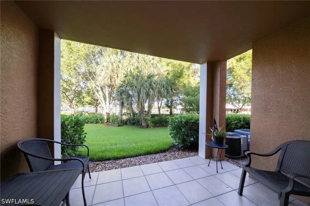 1180 Wildwood Lakes Boulevard Naples FL 34104