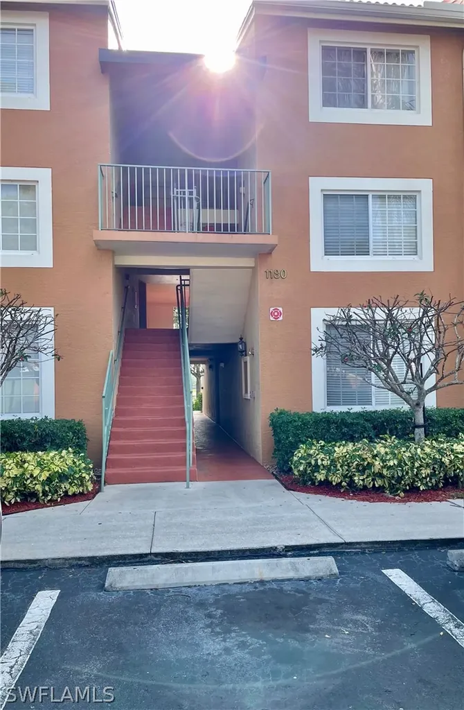1180 Wildwood Lakes Boulevard Naples FL 34104