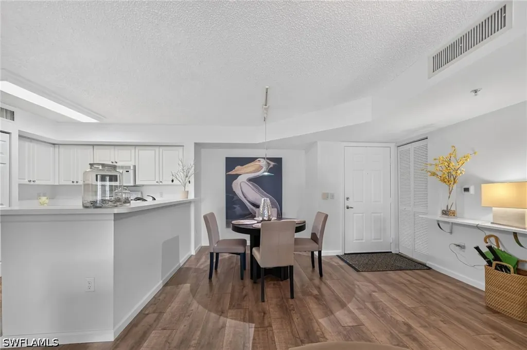 1180 Wildwood Lakes Boulevard Naples FL 34104
