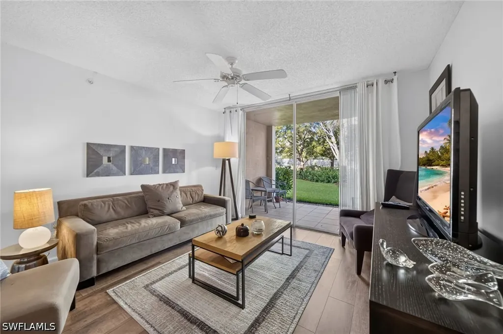 1180 Wildwood Lakes Boulevard Naples FL 34104
