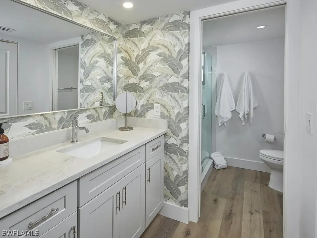 600 Neapolitan Way Naples FL 34103
