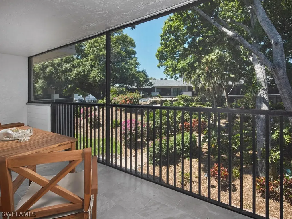 600 Neapolitan Way Naples FL 34103