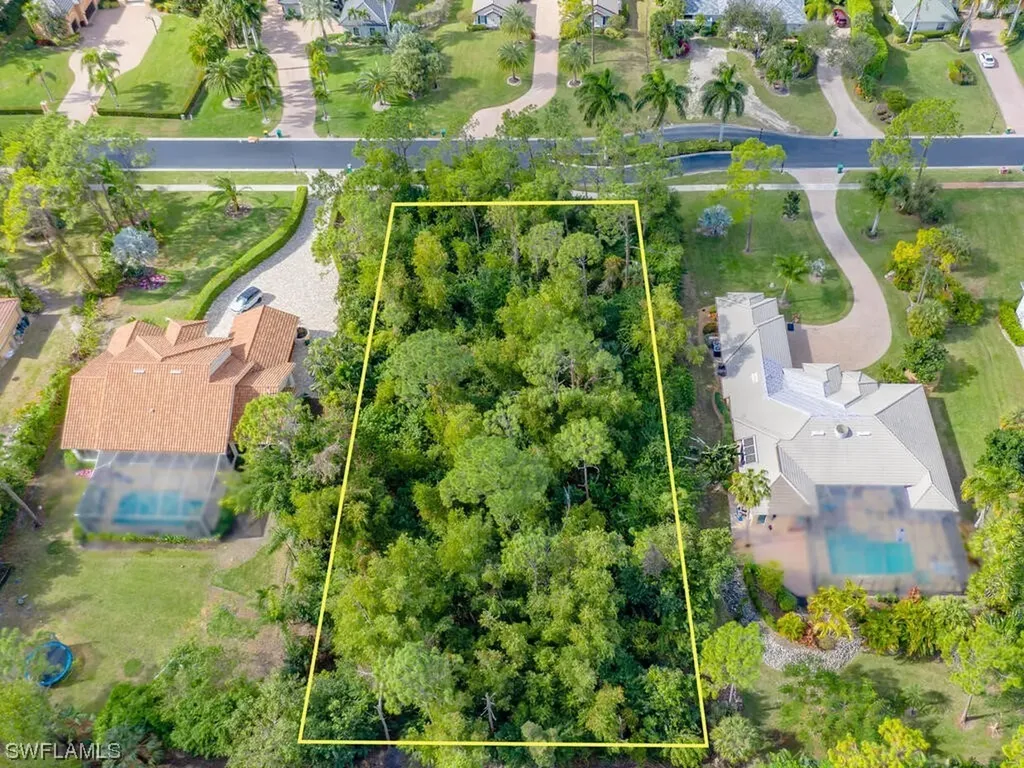 9188 The Lane Naples FL 34109