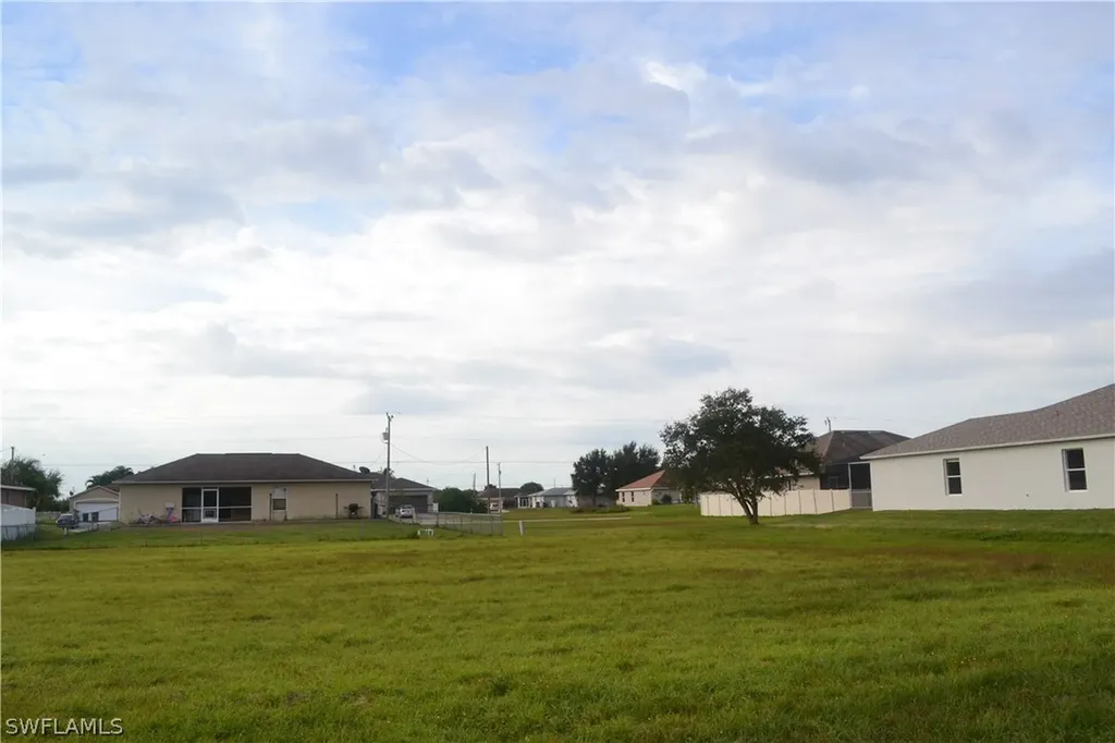2200 NW 5th Terrace Cape Coral FL 33993