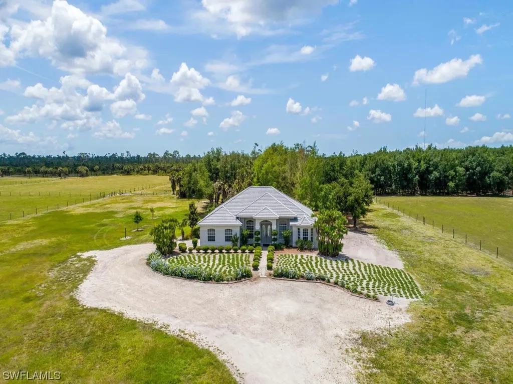 1480 Peach Place Naples FL 34117