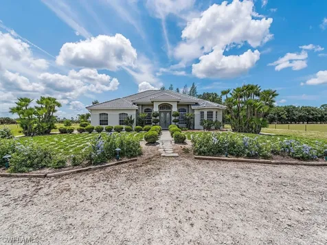 1480 Peach Place Naples FL 34117