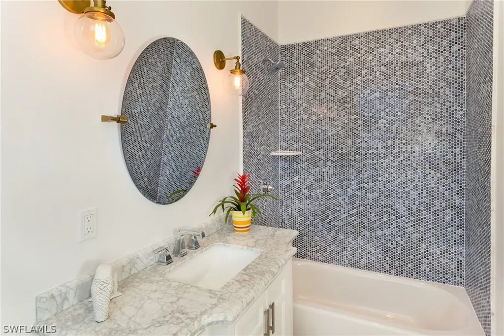 2411 Blue Crab Court Sanibel FL 33957