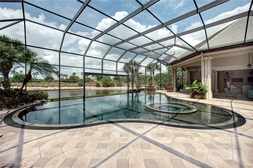 11515 Peregrine Court Naples FL 34120