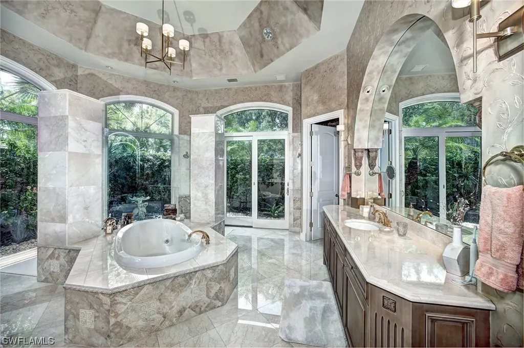 11515 Peregrine Court Naples FL 34120