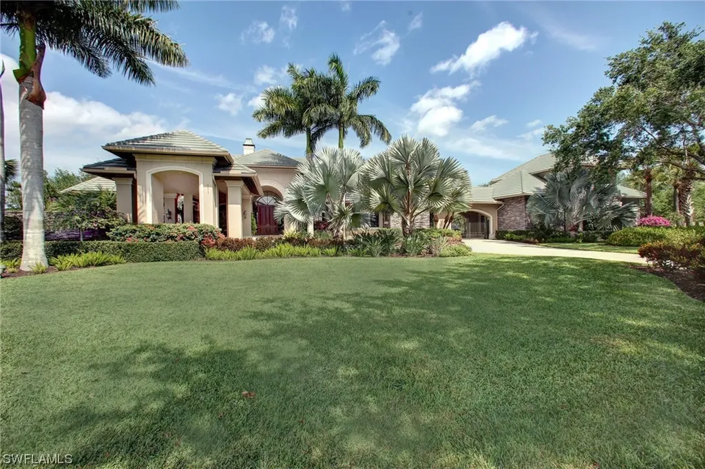 11515 Peregrine Court Naples FL 34120