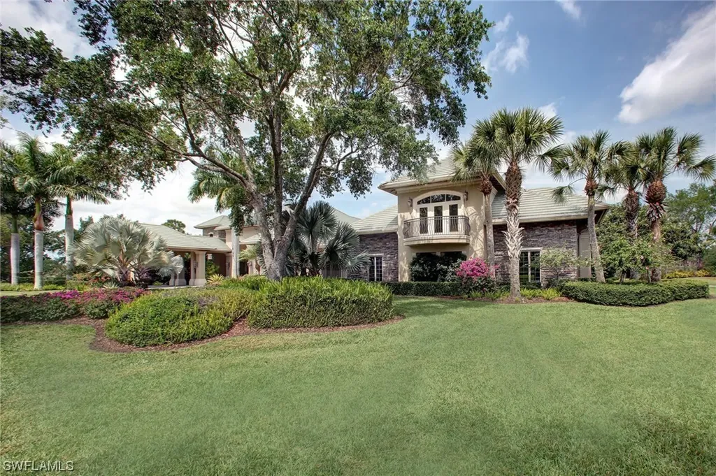 11515 Peregrine Court Naples FL 34120