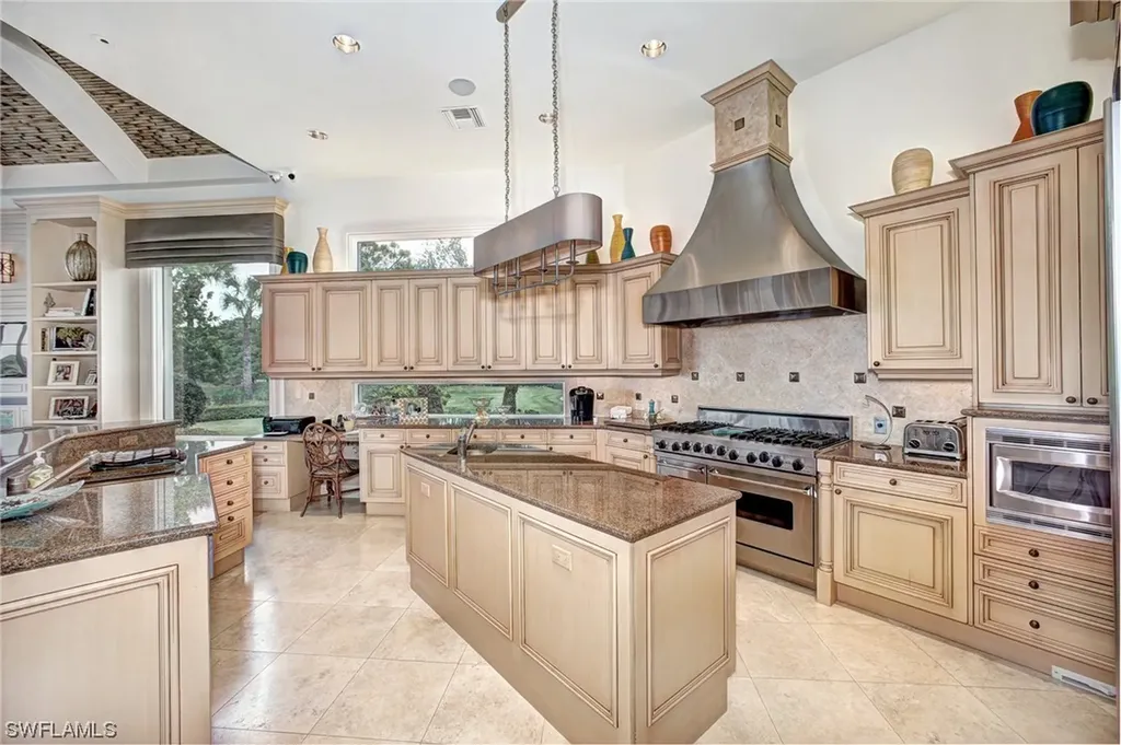11515 Peregrine Court Naples FL 34120