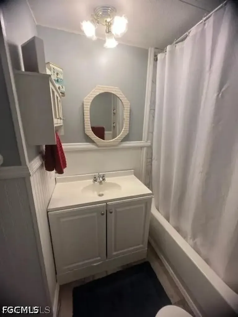 5524 Sir Walter Way North Fort Myers FL 33917