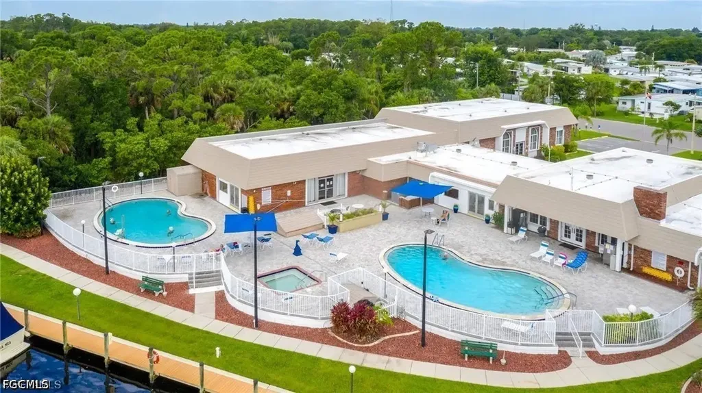 5524 Sir Walter Way North Fort Myers FL 33917
