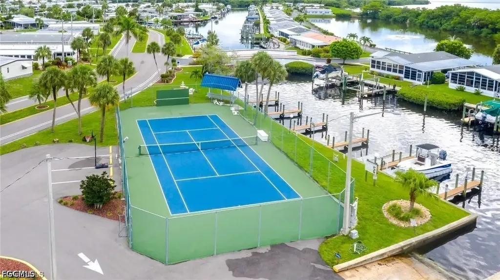 5524 Sir Walter Way North Fort Myers FL 33917