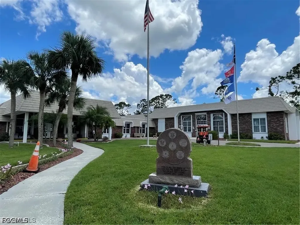 5524 Sir Walter Way North Fort Myers FL 33917