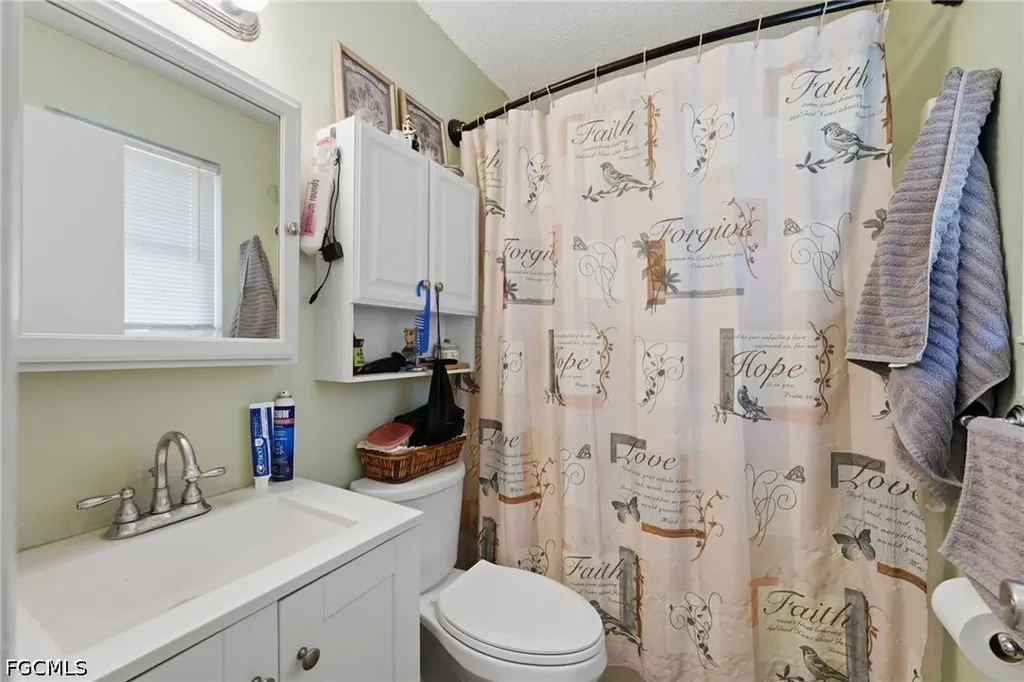 2303 NE 23rd Avenue Cape Coral FL 33909