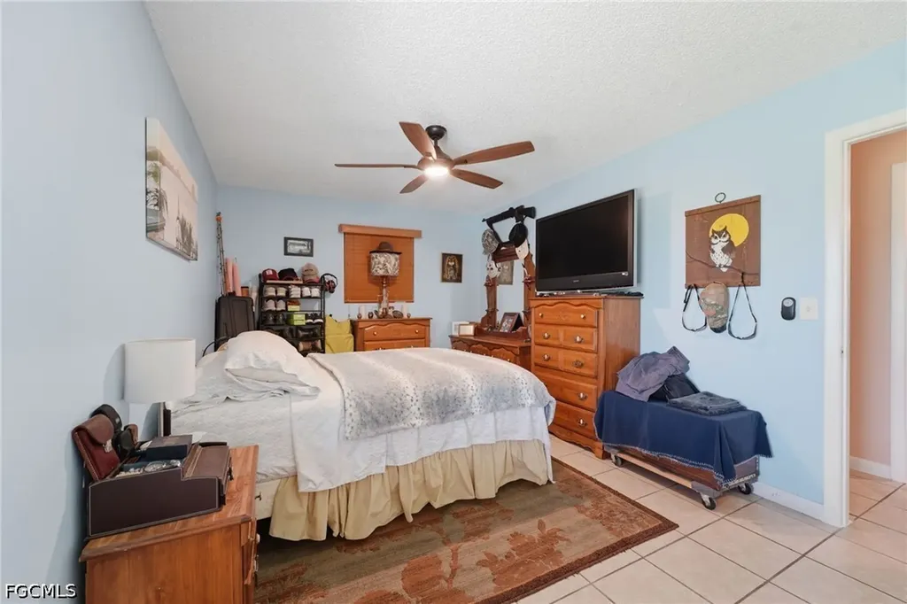2303 NE 23rd Avenue Cape Coral FL 33909