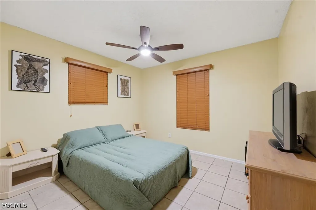 2303 NE 23rd Avenue Cape Coral FL 33909