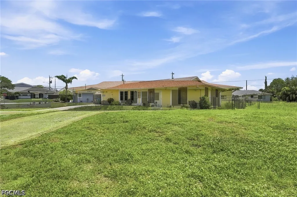 2303 NE 23rd Avenue Cape Coral FL 33909