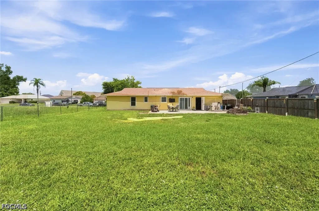 2303 NE 23rd Avenue Cape Coral FL 33909