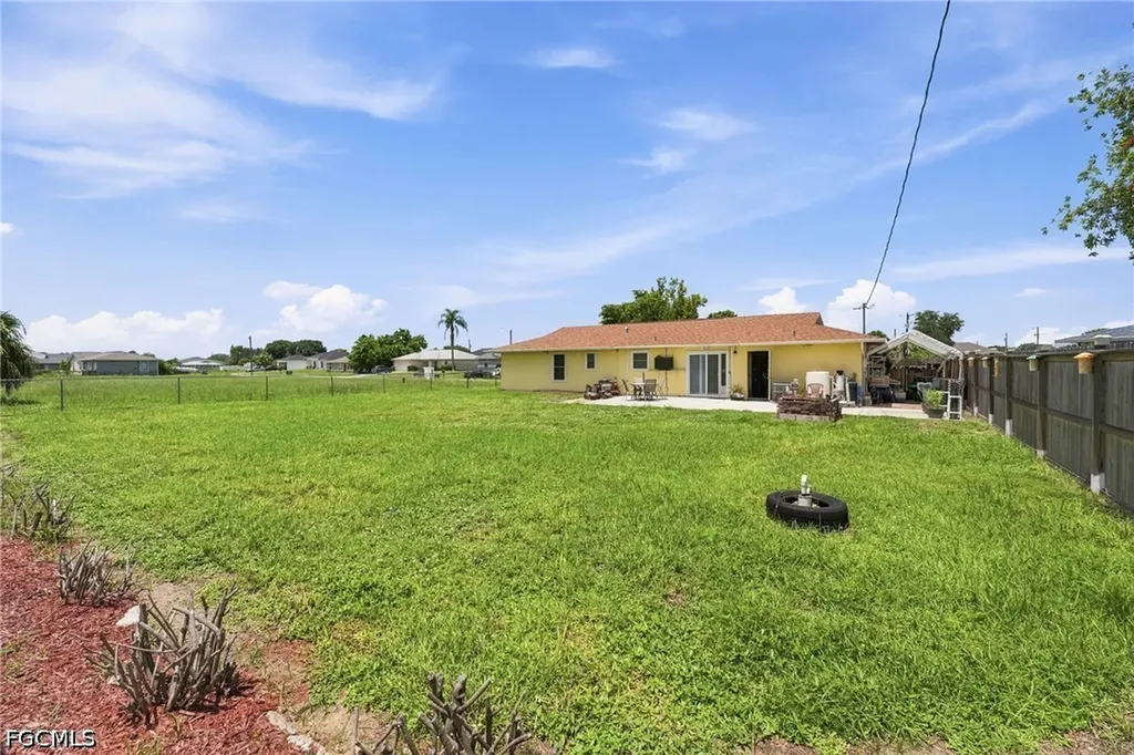 2303 NE 23rd Avenue Cape Coral FL 33909
