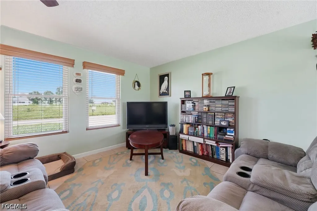 2303 NE 23rd Avenue Cape Coral FL 33909