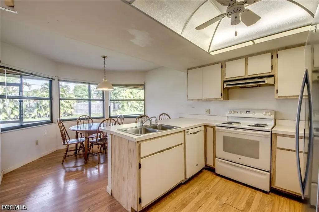 3810 SW 7th Avenue Cape Coral FL 33914
