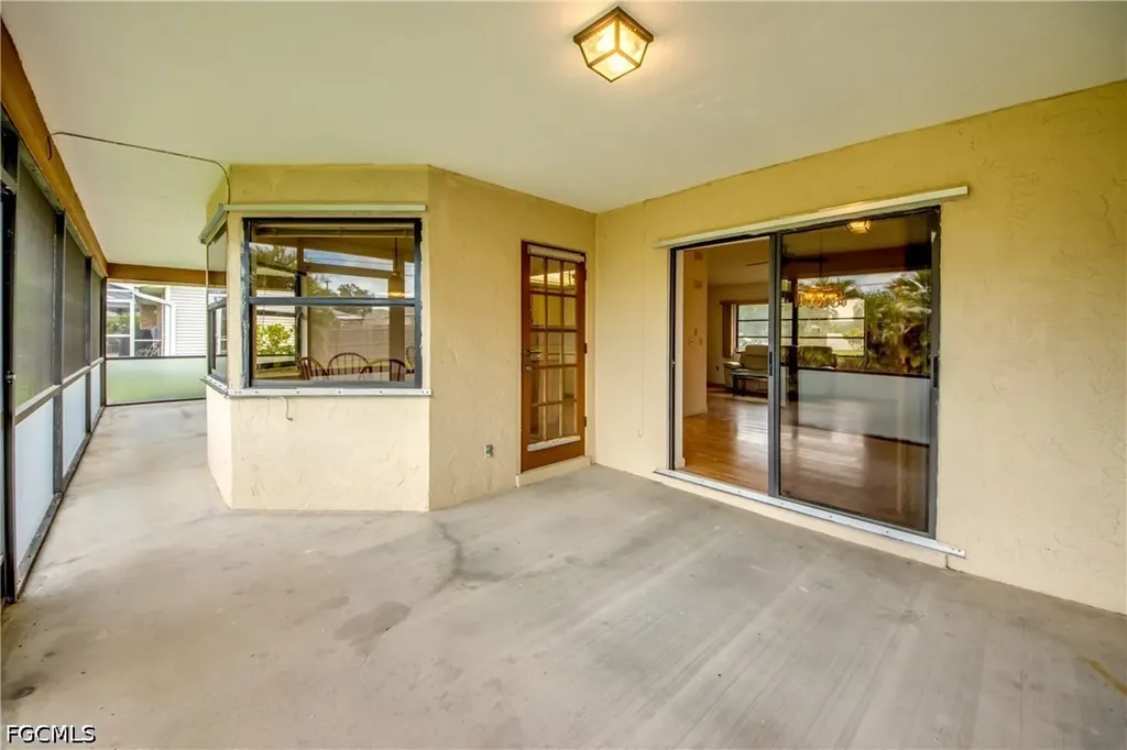 3810 SW 7th Avenue Cape Coral FL 33914