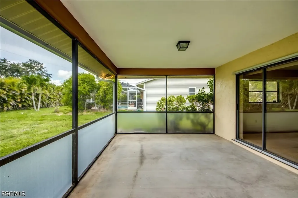 3810 SW 7th Avenue Cape Coral FL 33914