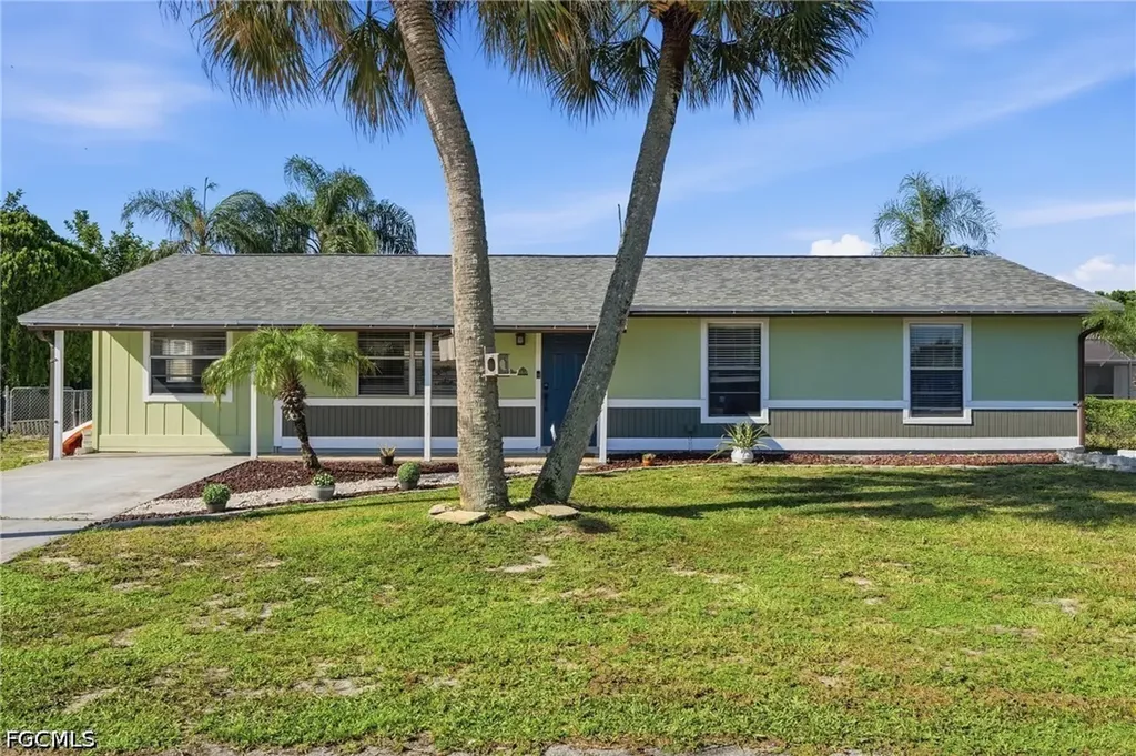 19368 Coraltree Court Lehigh Acres FL 33936