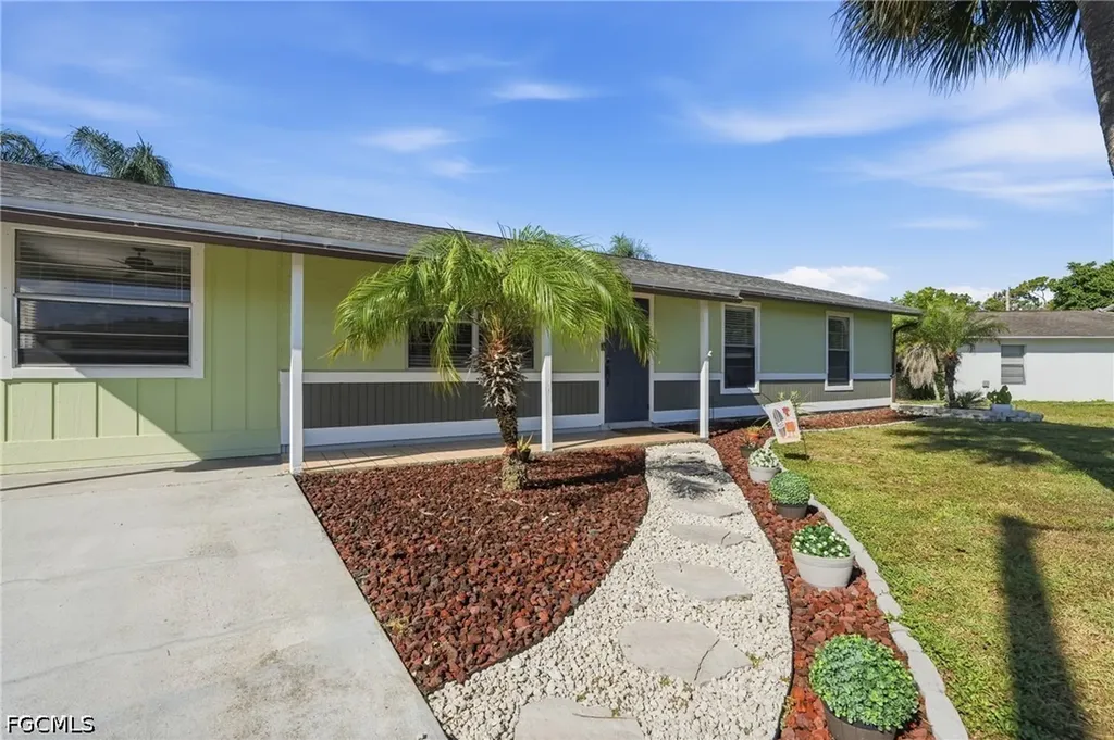 19368 Coraltree Court Lehigh Acres FL 33936