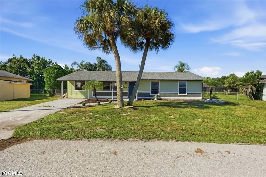 19368 Coraltree Court Lehigh Acres FL 33936
