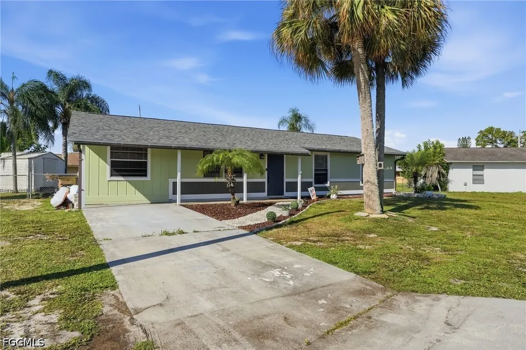 19368 Coraltree Court Lehigh Acres FL 33936