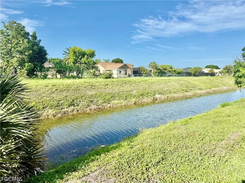 516 Parkside Street Lehigh Acres FL 33936