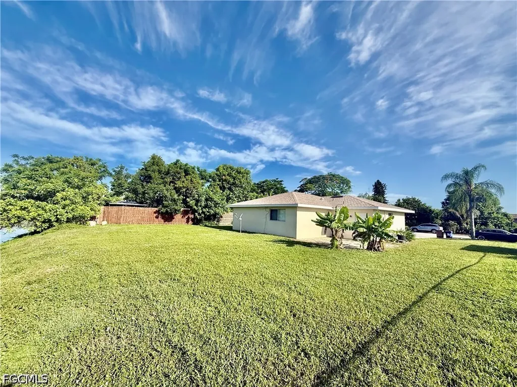 516 Parkside Street Lehigh Acres FL 33936