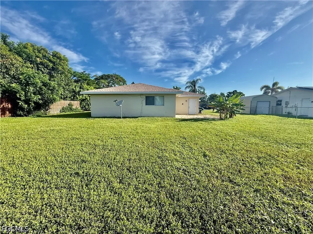 516 Parkside Street Lehigh Acres FL 33936